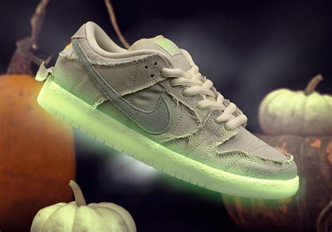 mummy dunks nike